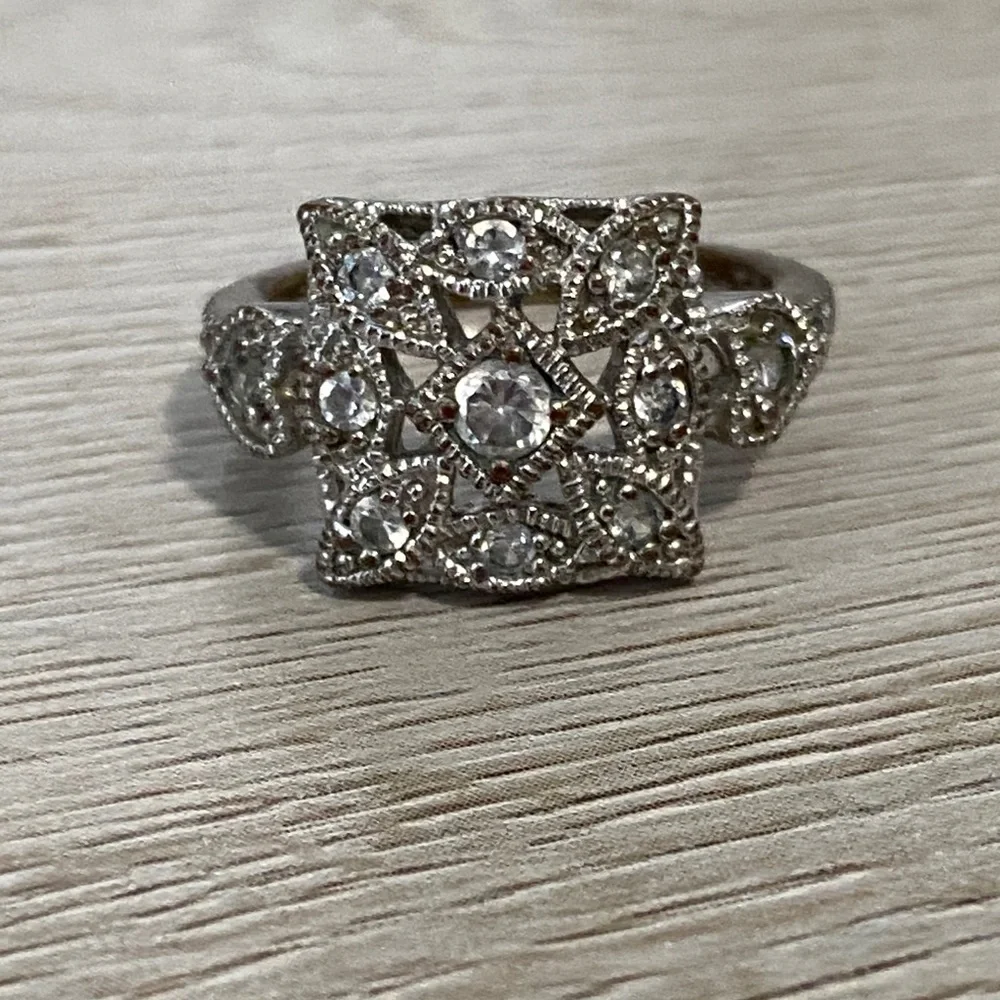 Cocktail Square Vintage Style Ring Floral Crystals Silver Tone Filigree Sz 7